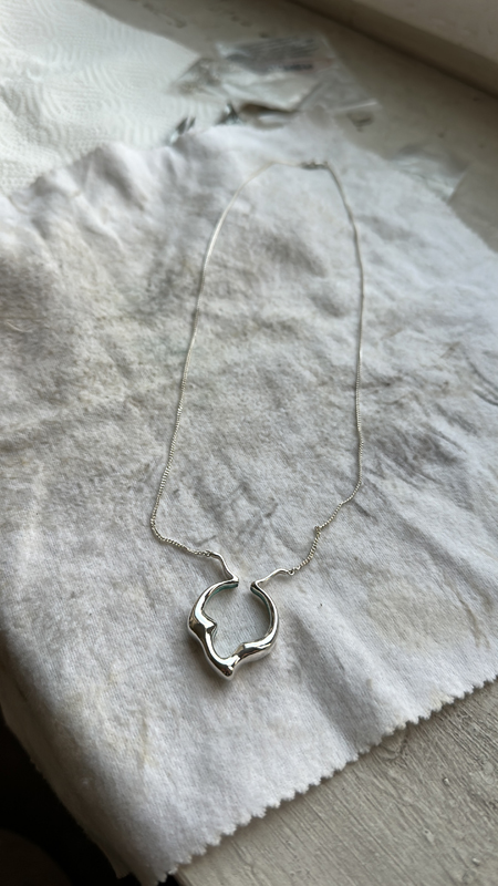 collier_anhaenger_ruhe_und_gelassenheit_bernd Schmuck schenken 4 Schmuck fürs Leben